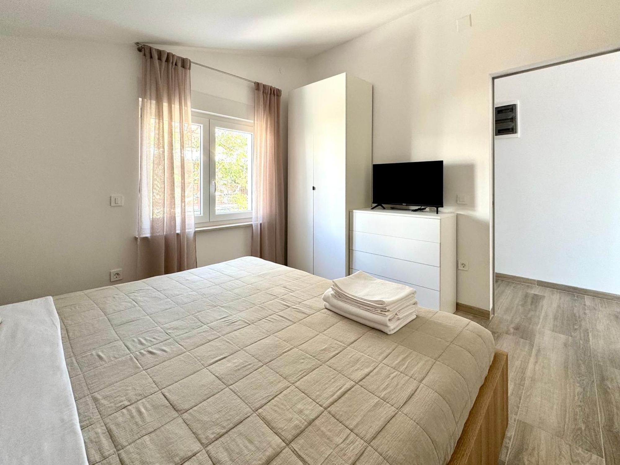 S&v Apartment *
